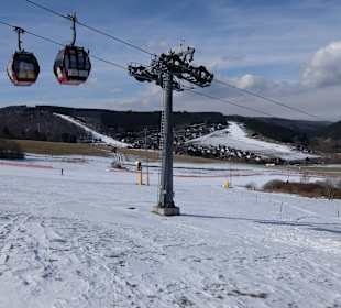 Kurz vor Ostern noch ausreichend Schnee in Willingen.