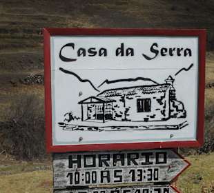 Wegweiser zum "Casa da Serra"