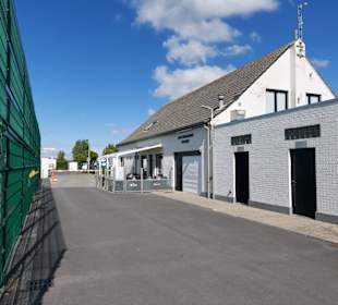 Anmeldung und Restaurant