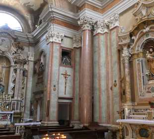 Die Chiesa dell'Annunziata neben dem Domplatz