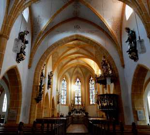 Kirche mit Altar