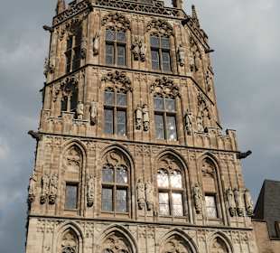 Beim historischen Rathaus von Köln