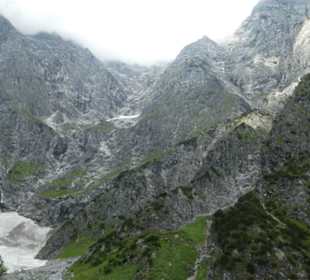 Auf der Halbinsel Bartholomä, Weg zur Eiskapelle