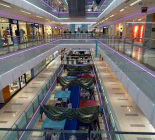 Im Kaufhaus unterwegs