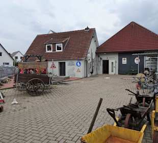 Außengelände des "lüttjen Museums"
