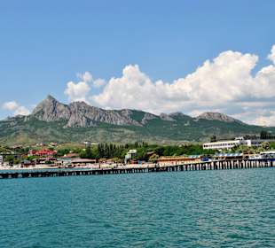 Вид на Коктебель с моря. Карадаг