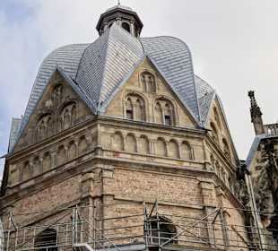 Außenansicht des Aachener Doms