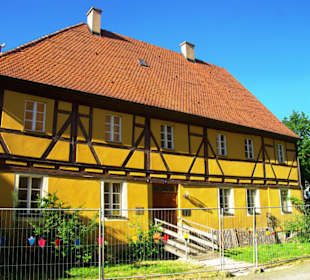 Das Kirchennebenhaus Pfarramt