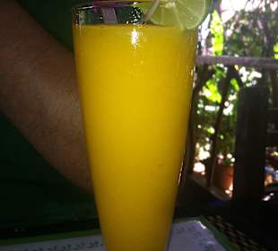 Mango-Shake im Restaurant Longtail Boat 