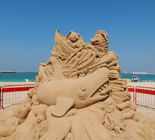 Sandskulpturen am Dubai Marina Beach