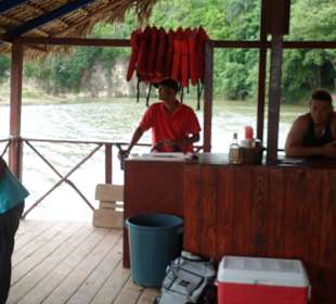 Die Kapitäne des Hausbootes