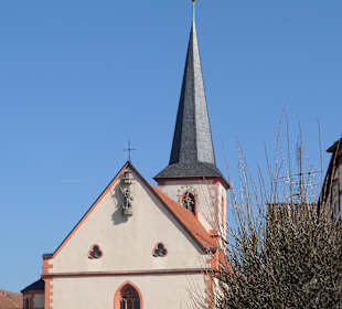 Die Kirche St. Johannes der Täufer in Hofheim Ufr.