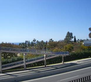 Fussgängerbrücke in Paraiso Baya