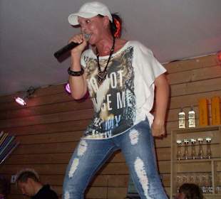 Krümel bei ihrem Auftritt