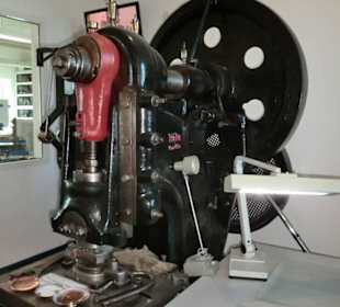 Bernsteinschleifmaschine