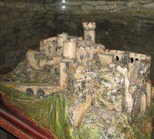 Zamek Wilcza Szczęka - OGRODZIENIEC