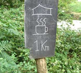 Überlebenswichige Hinweistafel 