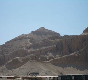 Pyramidenförmiger Berg "Horn"
