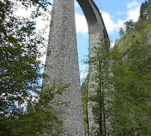 Unter dem Landwasserviadukt UNESCO-Weltkulturerbe