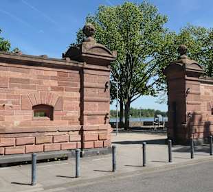 Rheinpromenaden-Bummel in Mainz