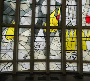 Teilansicht vom 250 qm großen Chorfenster