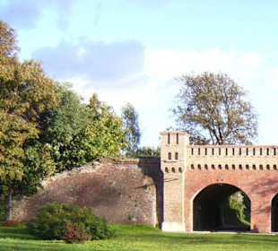 Berliner Tor, Außenseite