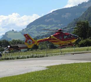 Rettungshubschrauber im Anflug