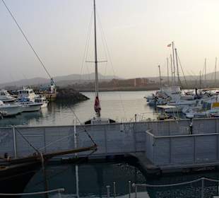 Mały port w miasteczku