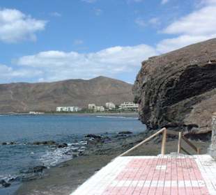 Blick vom Fischerdorf zum Strand