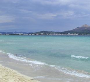 Sehr feinsandig und klar