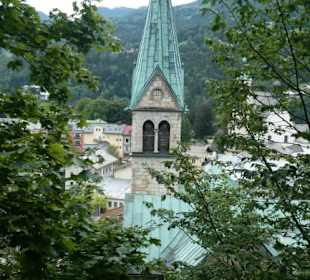 Hoch zum Kalvarienberg – Blick auf Berchtesgaden