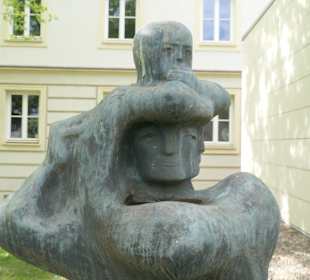 Plastik Mutter und Kind 1974 von Theo Balden