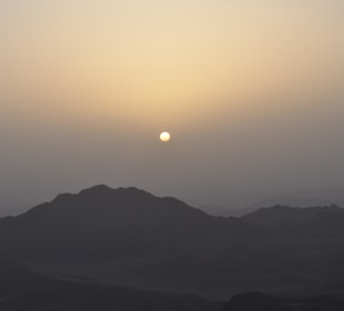 Einmahliger Sonnenaufgang auf dem Mosesberg