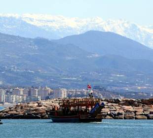 Blick auf winterliche Berge