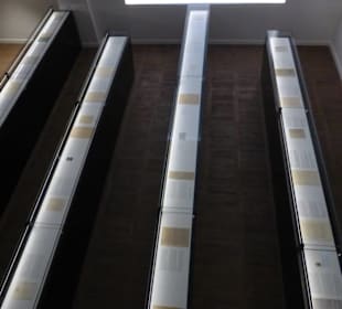 Raum mit Berichten über Einzelschicksale