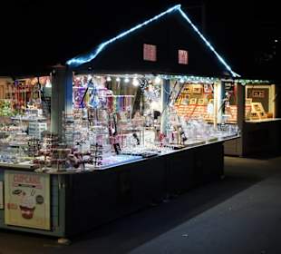 Rundgang durch das abendliche Village Artisanal