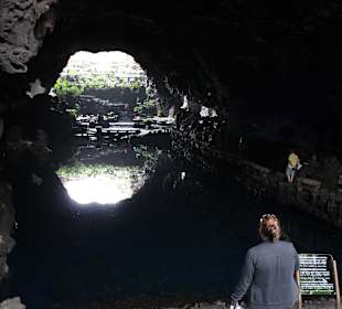Höhle mit unzählingen Albinokrebsen