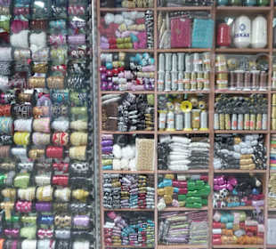 Kurzwaren und Bastelbedarf