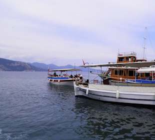 Abfahrt eines Taxibootes