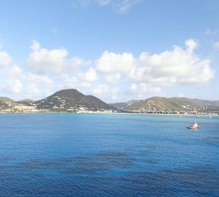 Einfahrt in den Hafen