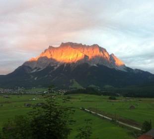 Zugspitze bei Sonnenuntergang