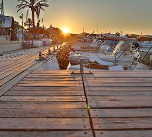 Malerischer Fischerhafen in Latchi 