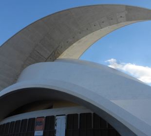 Die Kongress- und Konzerthalle in Santa Cruz