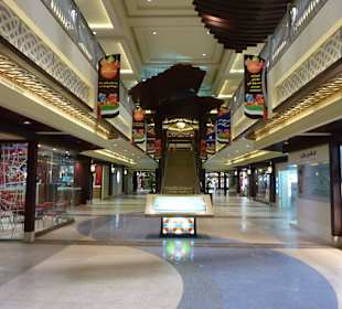 Leere Al Hamra Mall