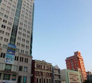Links: Sakura Tower; rechts: East Hotel