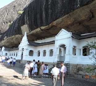 Höhlentempel Außenbereich