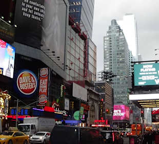 W okolice są bardzo ruchliwe ulice