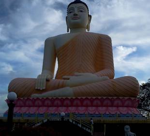 Der größte Budda in Sri Lanka
