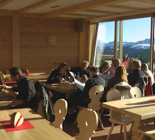 Großer Fensterbereich - bei gutem Wetter geöffnet