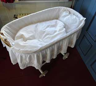 Kinderbettchen im Sielhafenmuseum